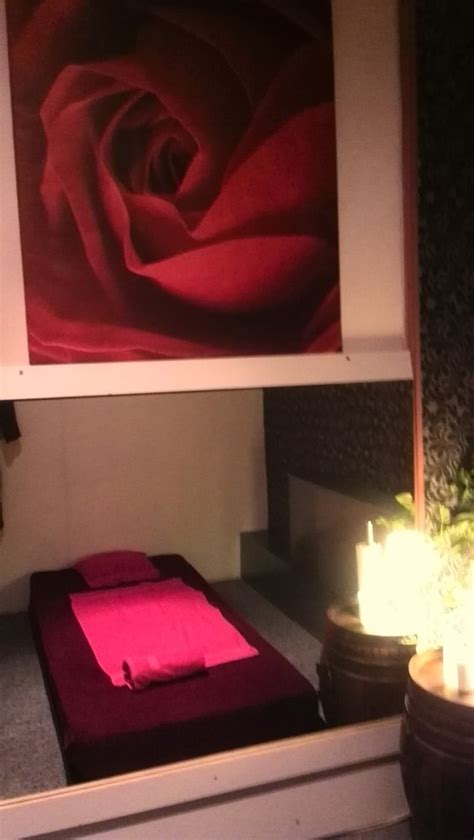 Erotic massage Roses
