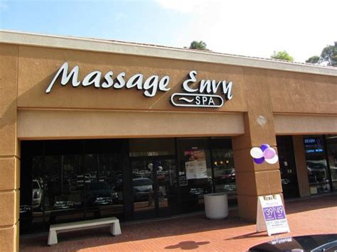 Nude massage in Anaheim, California 