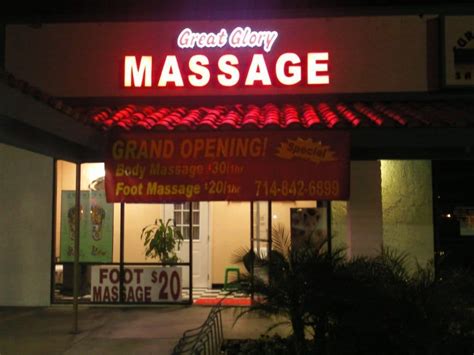 Nude massage in Huntington Beach, United States 