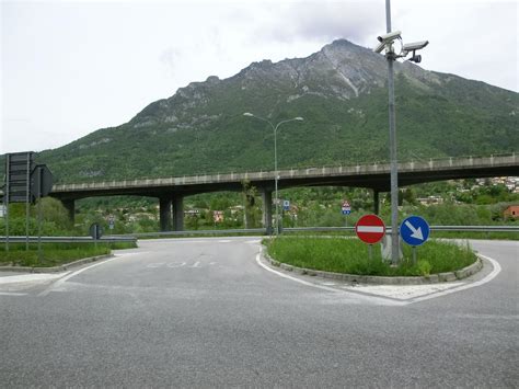 Whore Ponte nell Alpi