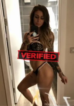 Vanessa tits Sexual massage Slatyne